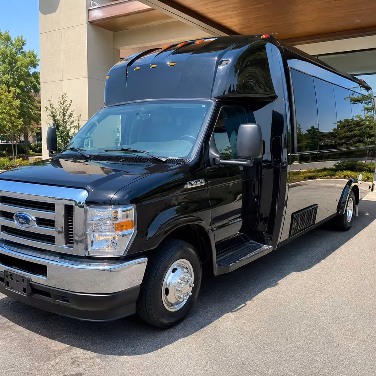 party buses for fremont prom groups who want to arrive in style
